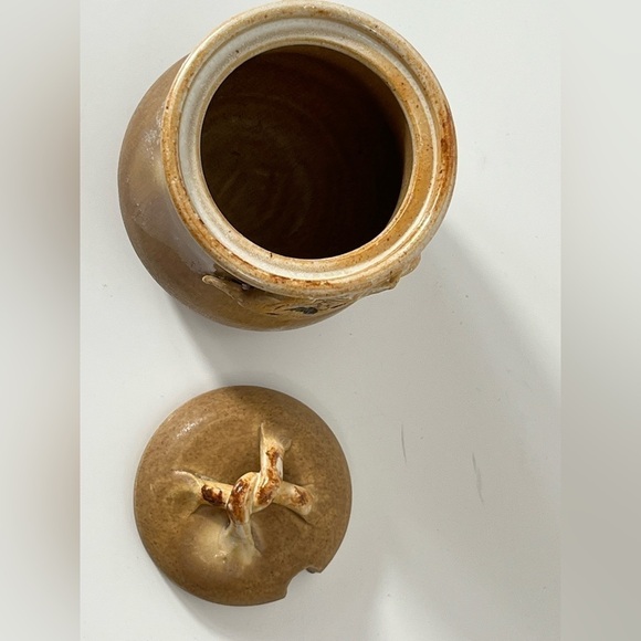 HANDMADE Wheel Thrown Pottery “JAM” Jar with Lid Signed J Lewis Speckle Glaze - Picture 4 of 10